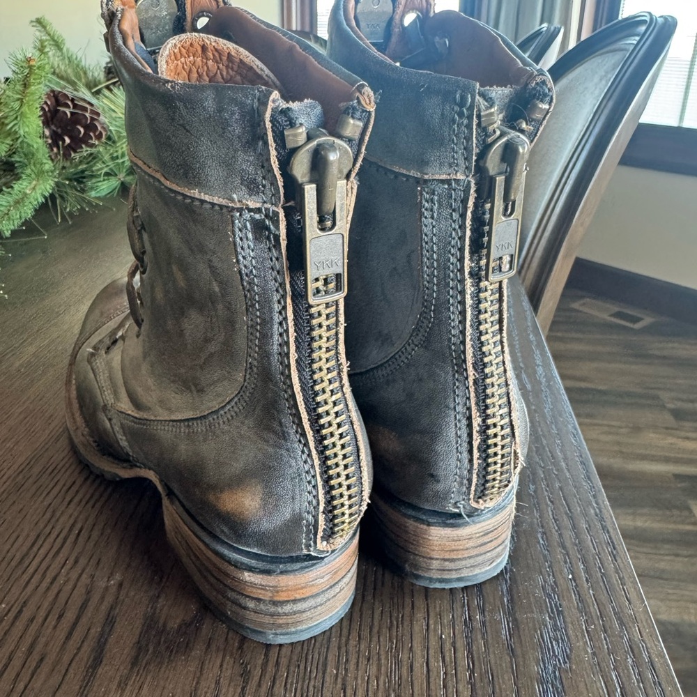 Freebird Liverpool size 6. Worn maybe 3 times. - Picture 3 of 6